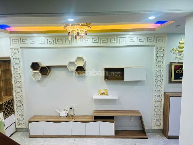 Nhà mới, nội thất full, chính chủ làm để ở nên tâm huyết
