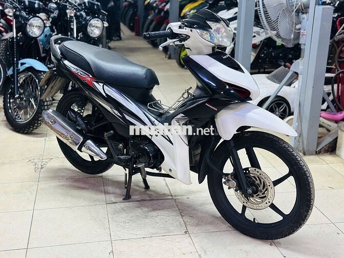 XE MÁY THỊNH PHÁT- WAVE RSX 110 TRẮNG ĐEN VÀNH ĐÚC