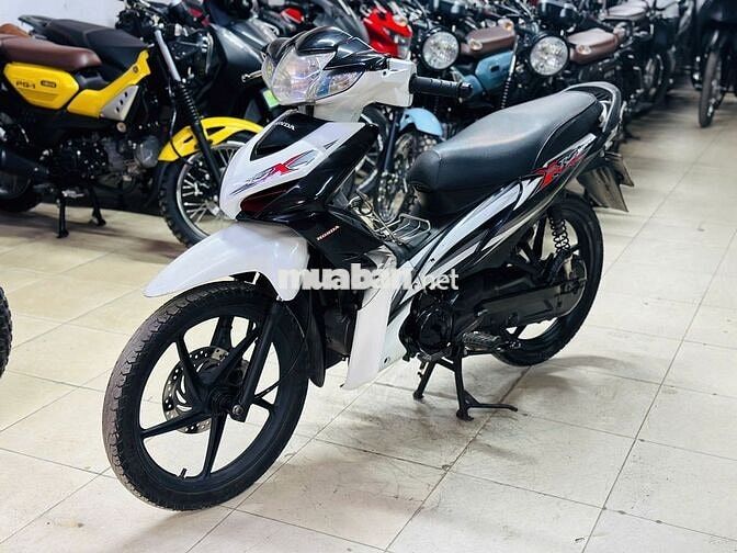 XE MÁY THỊNH PHÁT- WAVE RSX 110 TRẮNG ĐEN VÀNH ĐÚC