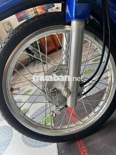 Honda Dream Super Xanh