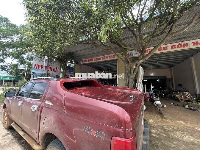 Ford XLT 2012 màu Đỏ