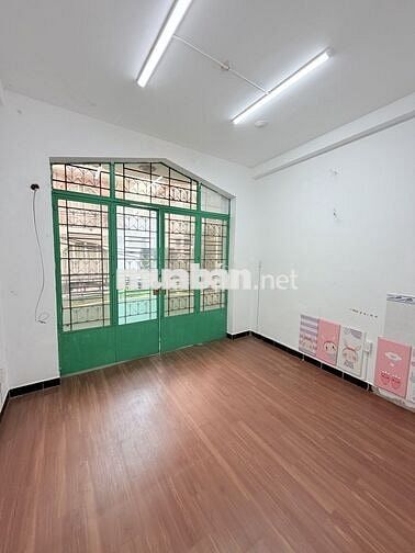 BÁN NHÀ LÊ VĂN SỸ XE HƠI NGỦ TRONG NHÀ