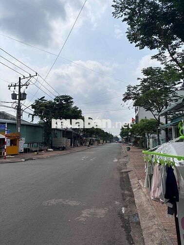 Nhà mặt tiền ngay ngã ba Đồng Phú