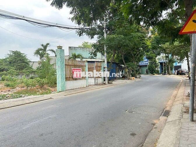 Bán Đất MT Ngang To 7.2m X 23m Giá 5.9 Tỷ TL Đg P.V.Hớn XTT Hóc Môn