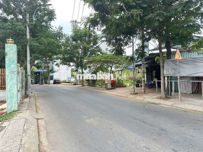 Bán Đất MT Ngang To 7.2m X 23m Giá 5.9 Tỷ TL Đg P.V.Hớn XTT Hóc Môn
