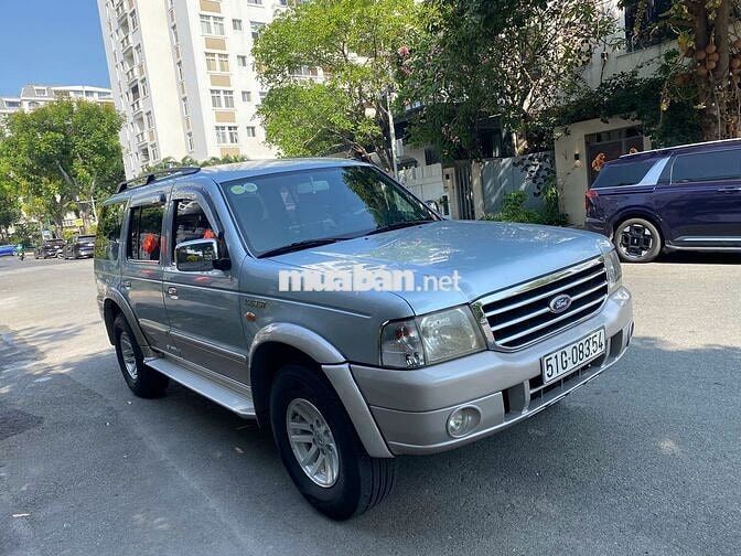 Gia đình bán xe Ford Everest máy dầu đời 2005