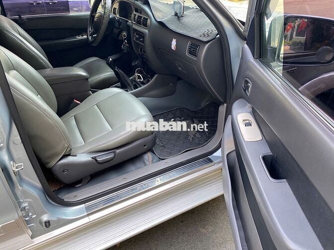 Gia đình bán xe Ford Everest máy dầu đời 2005