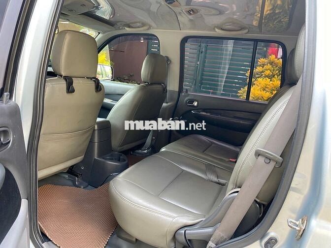 Gia đình bán xe Ford Everest máy dầu đời 2005