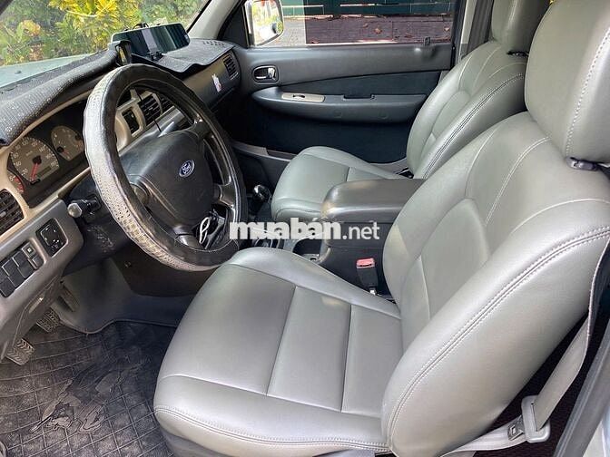 Gia đình bán xe Ford Everest máy dầu đời 2005