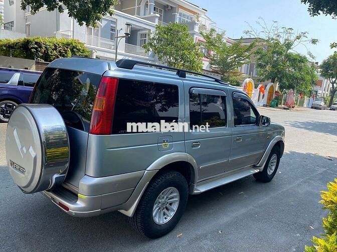 Gia đình bán xe Ford Everest máy dầu đời 2005