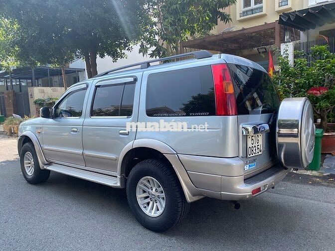 Gia đình bán xe Ford Everest máy dầu đời 2005