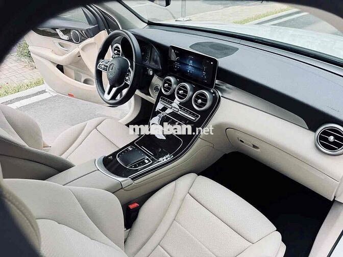 Mercedes GLC200 V1 2022 30.000 km Trắng