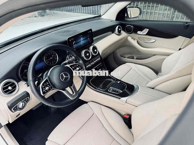 Mercedes GLC200 V1 2022 30.000 km Trắng