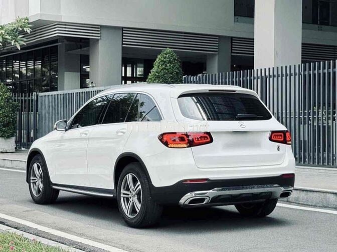 Mercedes GLC200 V1 2022 30.000 km Trắng