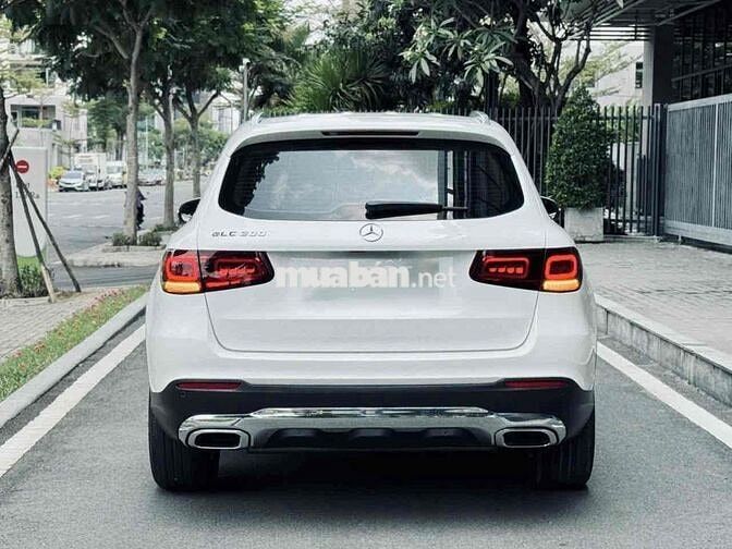 Mercedes GLC200 V1 2022 30.000 km Trắng