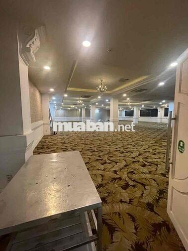 Mặt bằng 2400m2 trung tâm Thủ Dầu Một 20x40m 3 tầng thông suốt