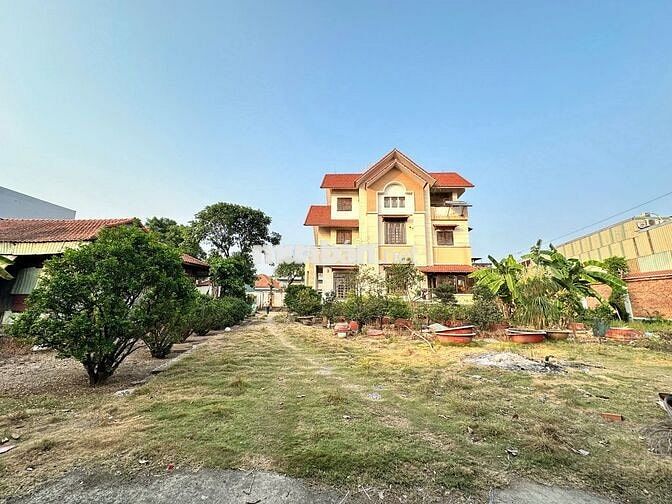 Mặt bằng 2.000m² tại An Phú Đông 9