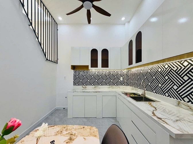 Cần bán gấp nhà Thích Quảng Đức, Phú Nhuận DT 3tỷ080/42m2 có sổ sẵn