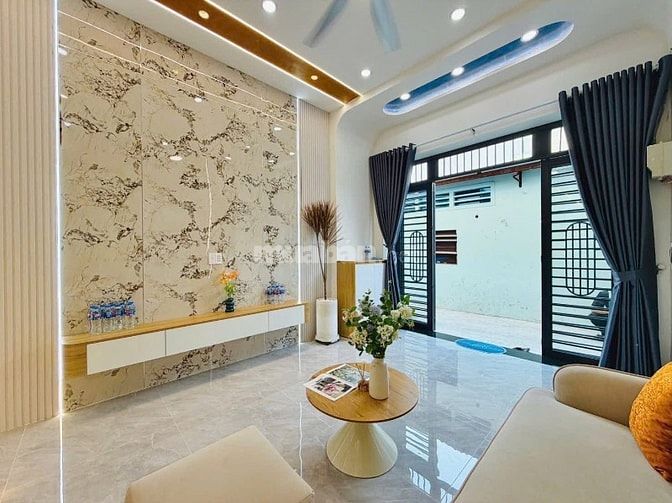 Cần bán gấp nhà Thích Quảng Đức, Phú Nhuận DT 3tỷ080/42m2 có sổ sẵn