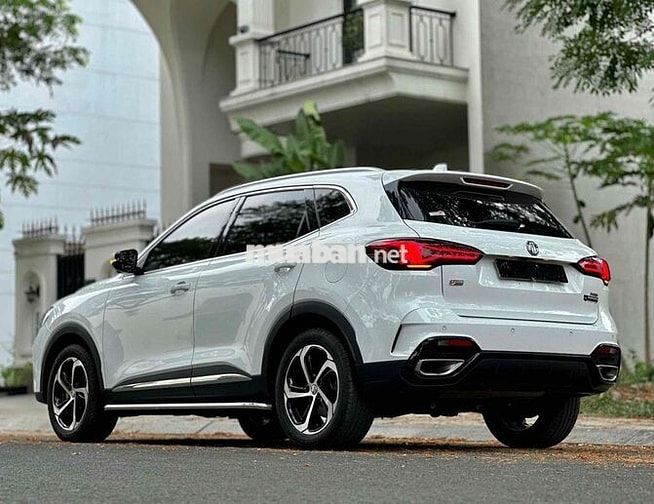MG HS 2023 bản 1.5T LUXURY 16.000 km