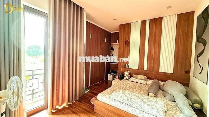 NHÀ 3 TẦNG FULL NỘI THẤT, 3 MẶT TIỀN ĐƯỜNG ROYAL PARK HUẾ ĐÃ CÓ SỔ