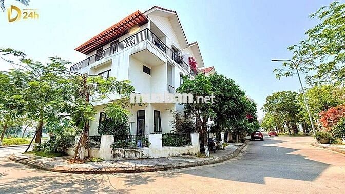 NHÀ 3 TẦNG FULL NỘI THẤT, 3 MẶT TIỀN ĐƯỜNG ROYAL PARK HUẾ ĐÃ CÓ SỔ