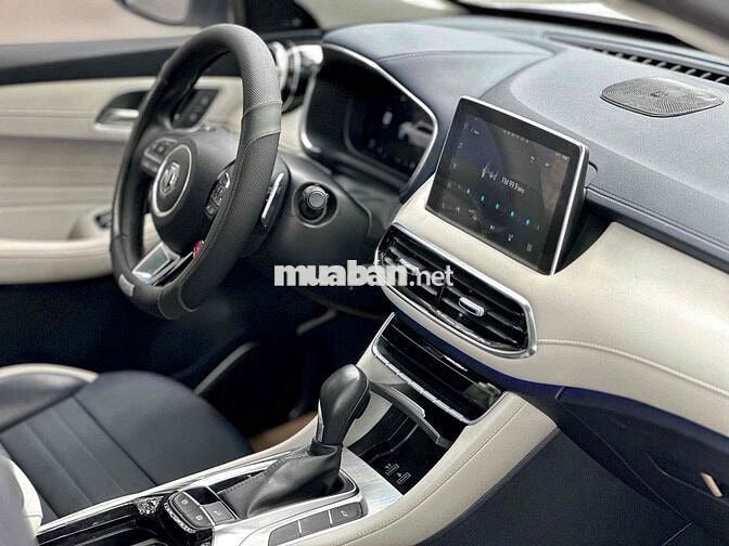 MG HS 2023 bản 1.5T LUXURY 16.000 km
