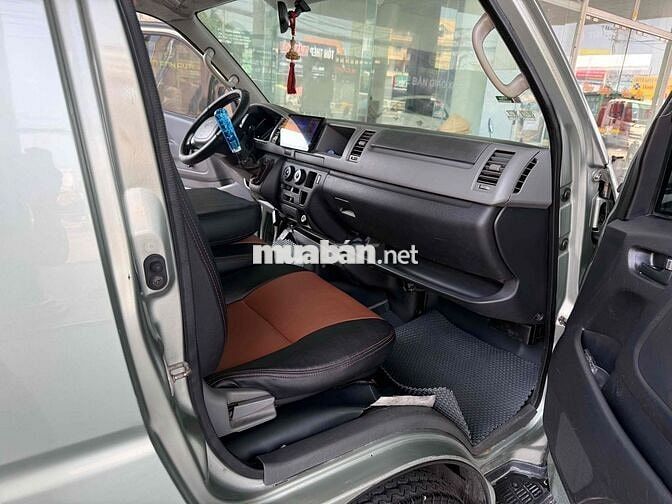 Toyota Hiace 2010