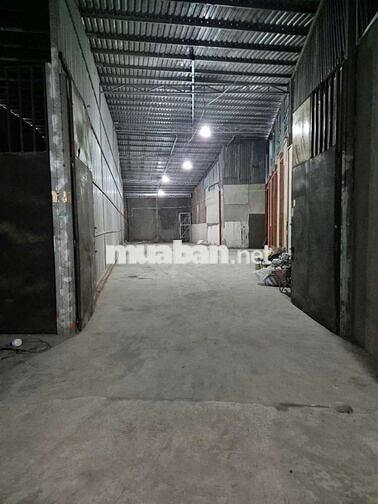 Kho chứa hàng 200m2. giáp gò vấp 
