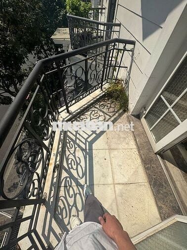 Biệt thự mặt tiền đường D5 (Saigon Pearl)