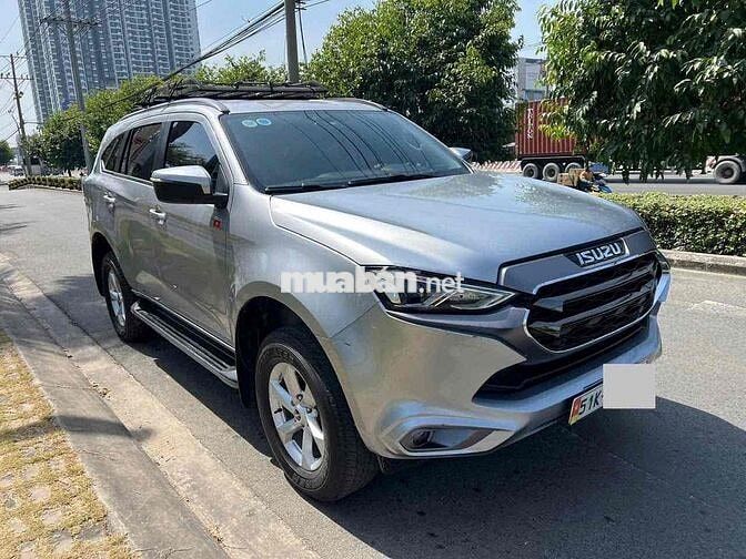 Isuzu Mu-X 2024 10.000km Bạc