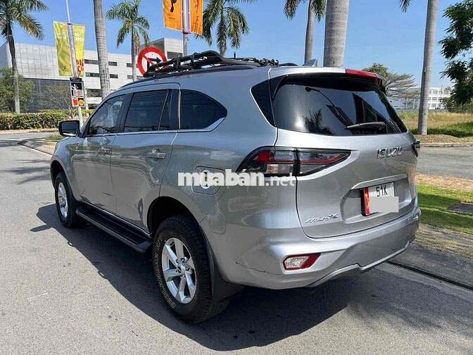Isuzu Mu-X 2024 10.000km Bạc