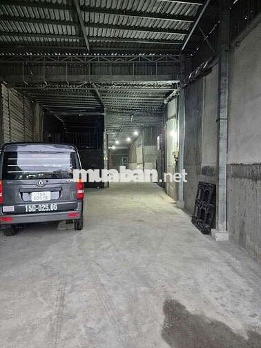 Kho chứa hàng 200m2. giáp gò vấp 