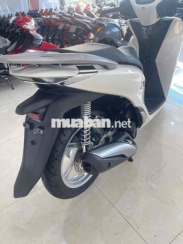 Honda SH màu Trắng Mới 100%
