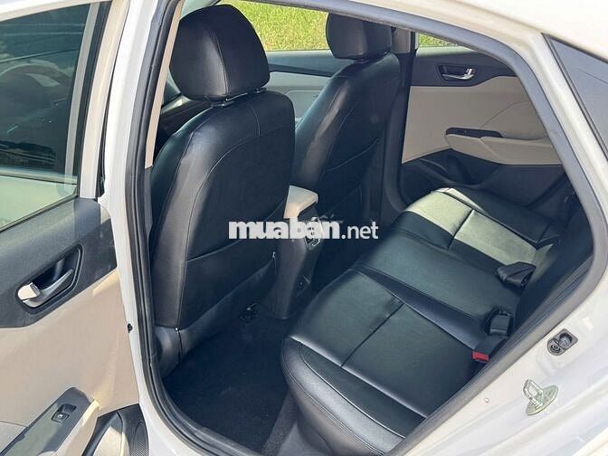 bán xe Hyundai Accent AT 2024 màu trắng
