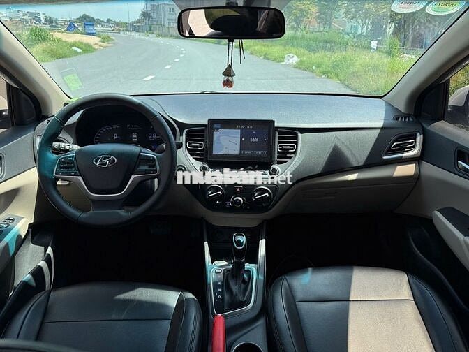 bán xe Hyundai Accent AT 2024 màu trắng