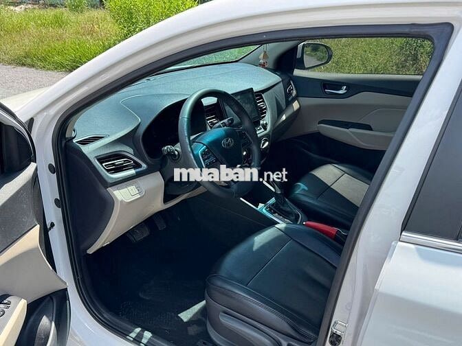 bán xe Hyundai Accent AT 2024 màu trắng