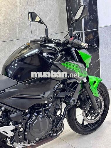 KAWASAKI Z400 Xanh Đen