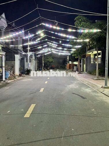 Nhà dân bán sổ đỏ thổ cư giá siêu rẻ 2,85tỷ đường nhựa 