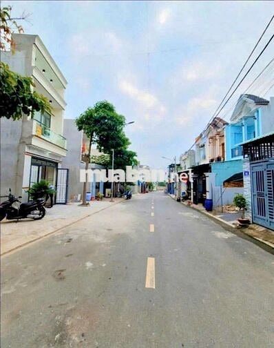 Nhà dân bán sổ đỏ thổ cư giá siêu rẻ 2,85tỷ đường nhựa 