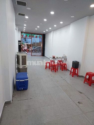 Cho Thuê Mặt Bằng + Lầu 1 341 Hai Bà Trưng Q3 (đối diện chợ Tân Định)