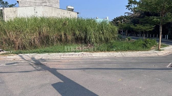 Đất Thổ 88 m2, 3 Mặt tiền, Xã Nhơn Đức,hẻm 7m,XD Ngay