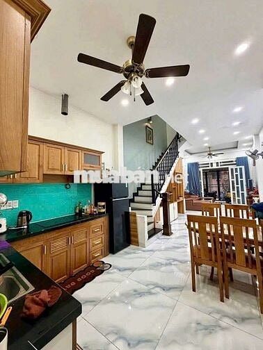 nhà gần khu dân cư Vĩnh Lộc.3 phòng ngủ.có nội thất 