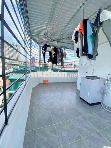 Còn trống p 3tr5 hđ 12 tháng ngay tại ngõ 242 Lạc Long Quân, Tây Hồ