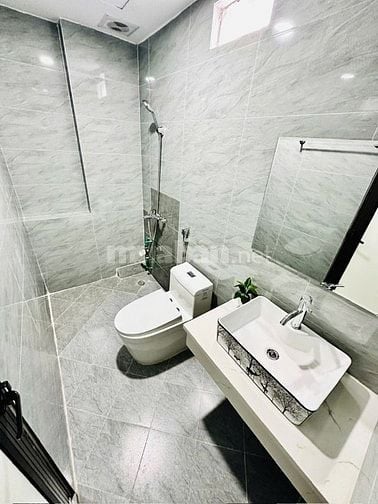 Tòa nhà ccmn xây mới phố Đại La, Dt 45m2, 5t, mt 4.8m, kinh doanh đỉnh