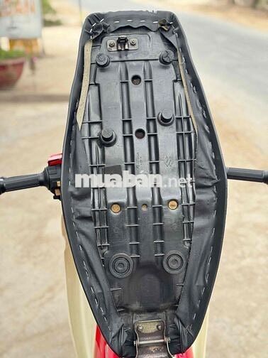 Suzuki RGV120 Đỏ Trắng
