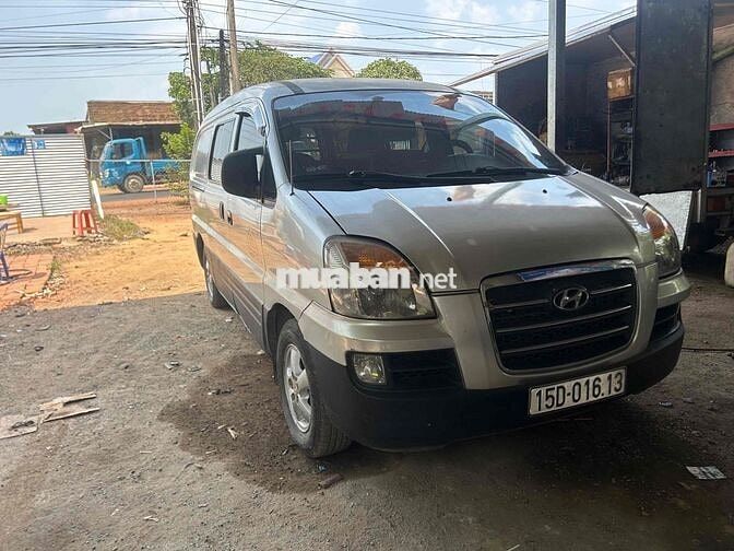 Hyundai Starex 2005 Bạc