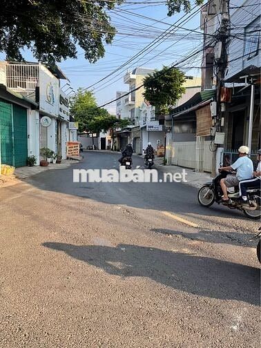 Chính chủ bán nhà mặt tiền Trần Phú