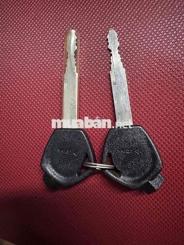 Do ông anh đi nước ngoài nhờ bán dùm xe