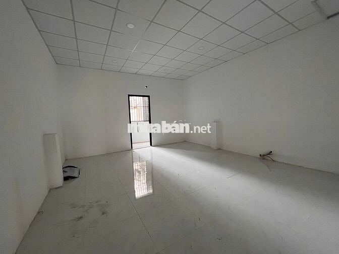 CHO THUÊ NHÀ MẶT TIỀN KD 100M2 NGAY NGÃ TƯ BÌNH TRIỆU-15TR/THÁNG-5PN